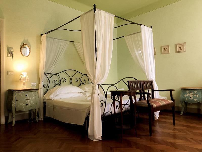 Couette-café Agnese 4*